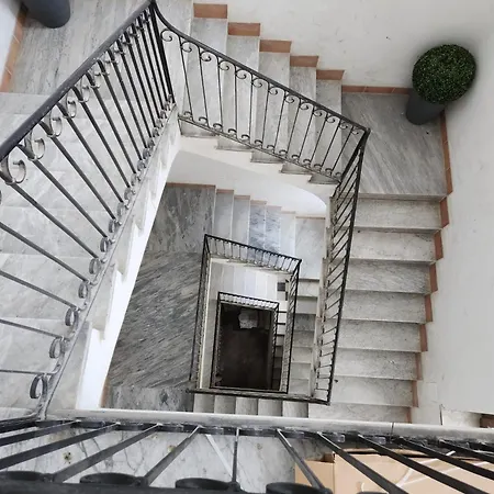 Mangano Guest house *